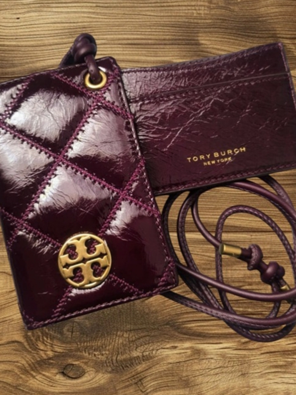 NWT Tory Burch Willa Shine Lanyard Card Holder Burgundy Color Leather